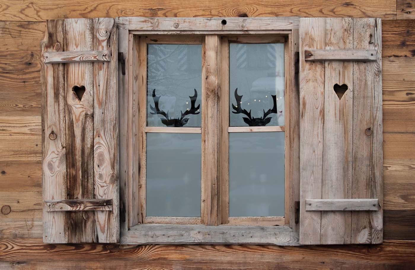 holiday window decorations
